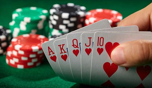 Poker và những tác động trong việc phân tích hành vi đối phương